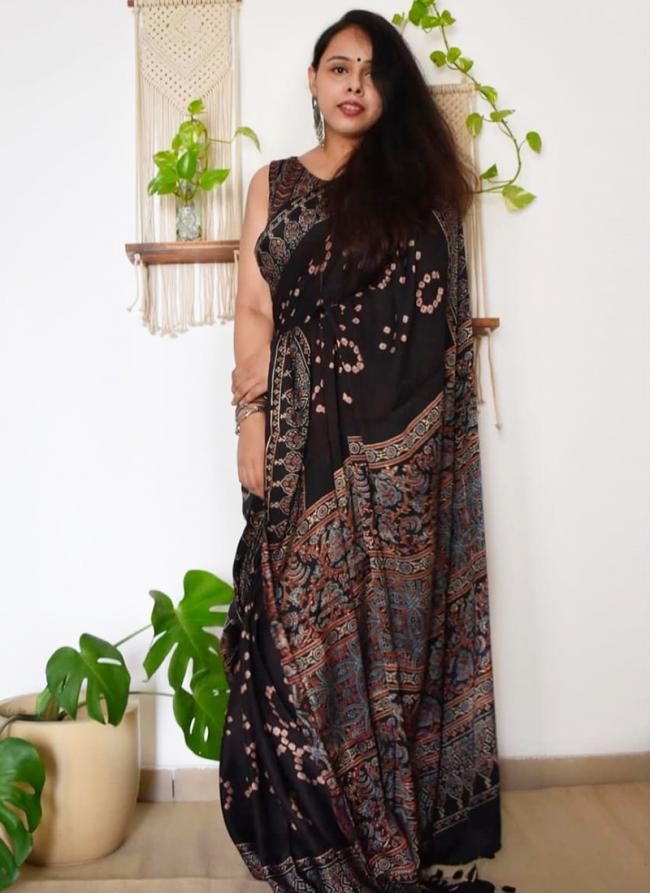 Cotton Black Daily Wear Printed Saree